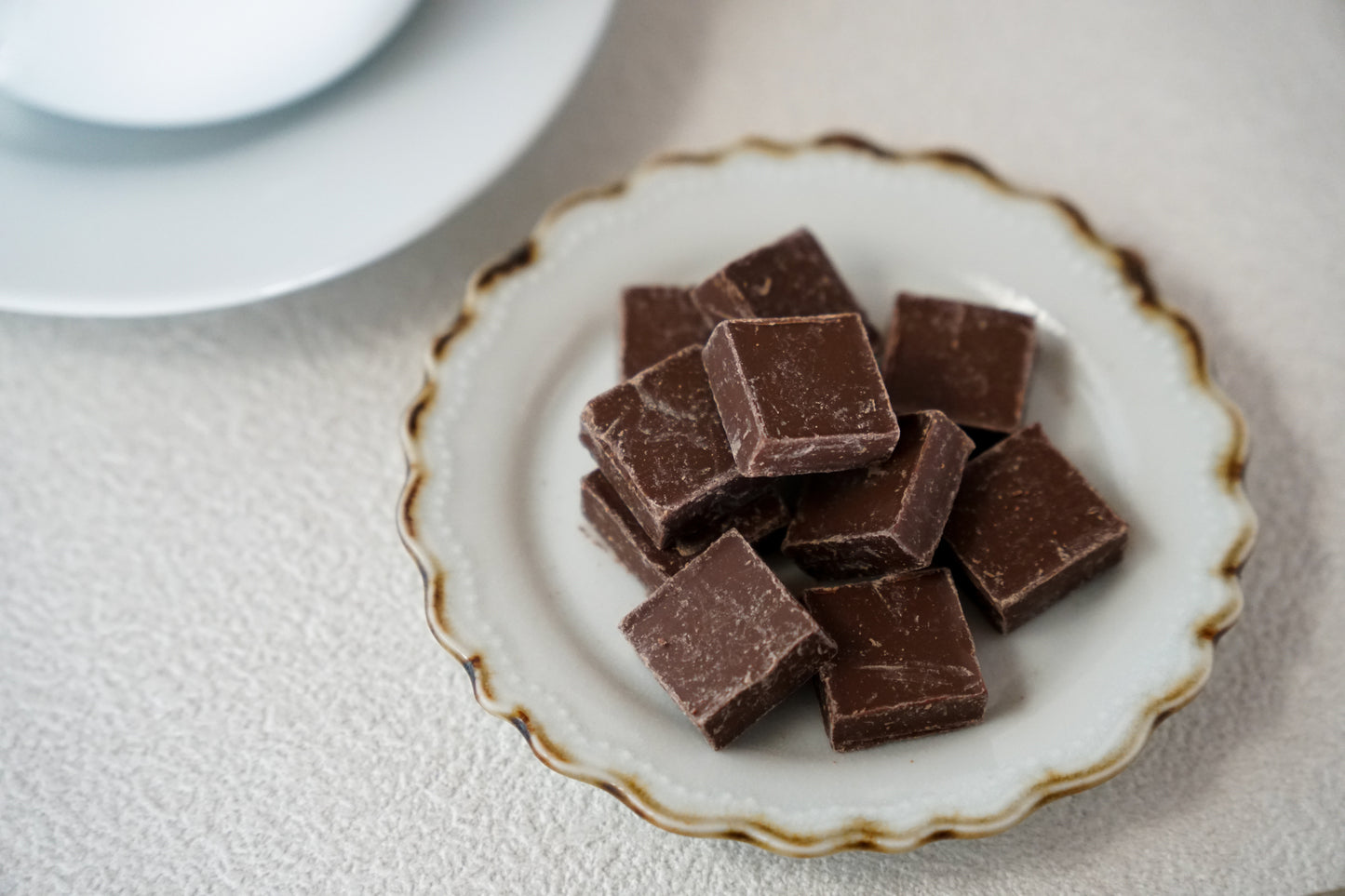 旬楽膳 全粉乳とカカオと甜菜糖で作ったミルクチョコレート